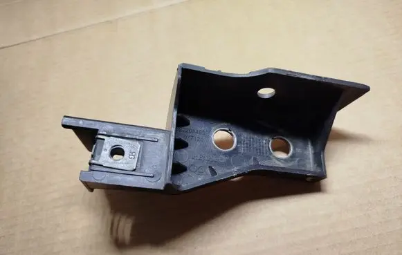 Renault Master III Headlight/headlamp mounting bracket 622208499R