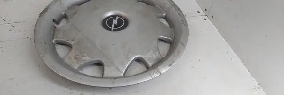 Opel Omega B1 R15 wheel hub/cap/trim 