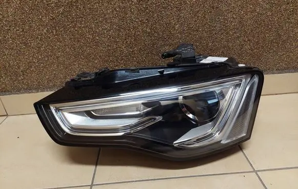 Audi A5 8T 8F Headlight/headlamp 8T0941005C