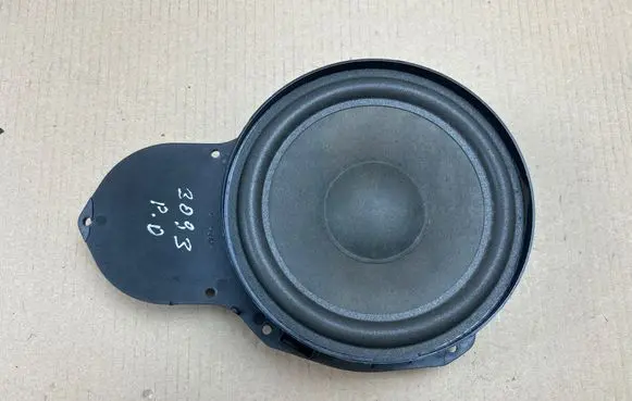 Volkswagen PASSAT B6 Front door speaker 3C0035454