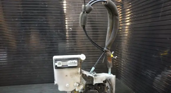 Mazda CX-7 Rear door lock