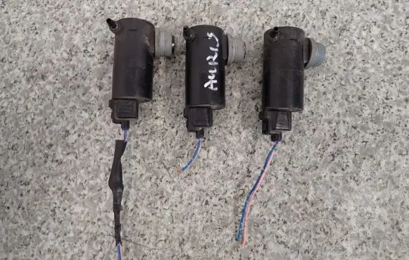Toyota Auris 150 Windscreen/windshield washer pump