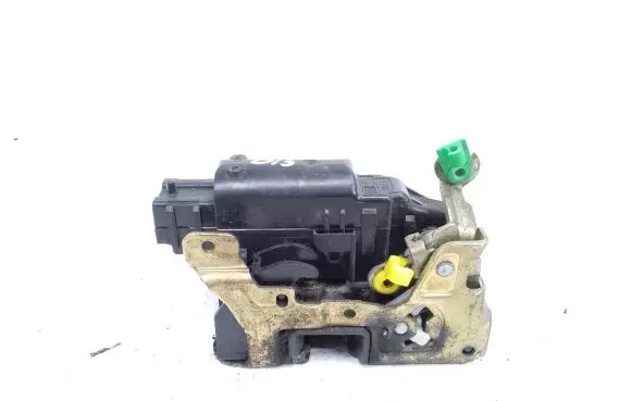 Opel Movano A Front door lock 
