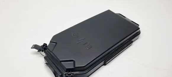 Mercedes-Benz SL R231 Fuse box cover A2315400282