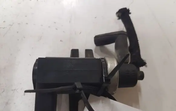 Volkswagen Golf IV Turbo solenoid valve 1J0906627 72290320