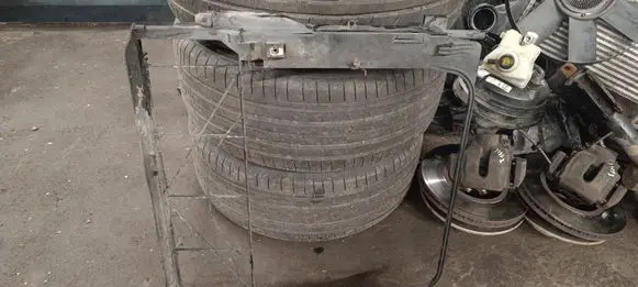 BMW X5 E53 Radiator trim 42518