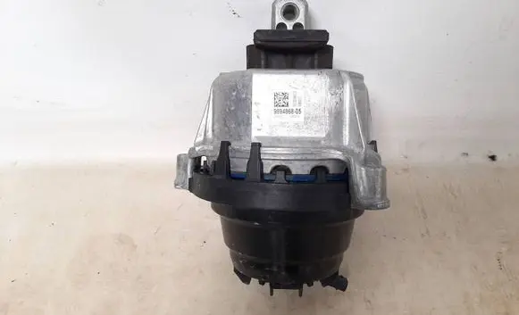BMW 7 G70 Engine mount vacuum valve 9894868 8877464 22119894868