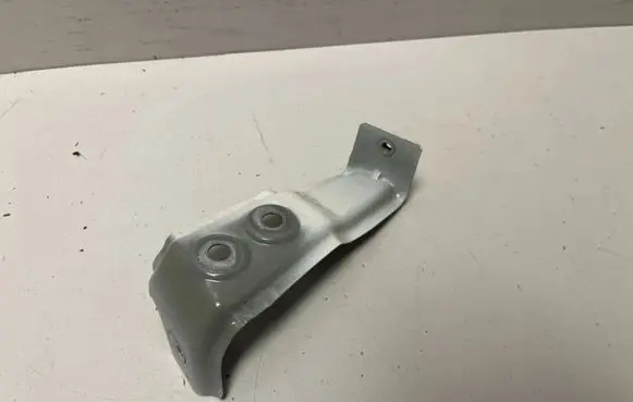 BMW X7 G07 Fender mounting bracket 7418218