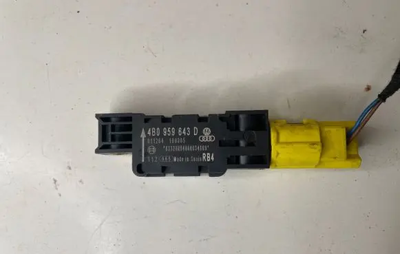Audi A3 S3 8P Airbag deployment crash/impact sensor 4B0959643D
