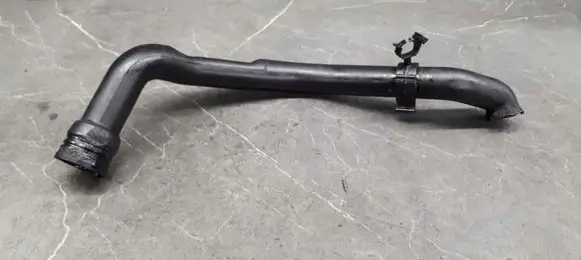 Volkswagen PASSAT B5 Breather hose/pipe 