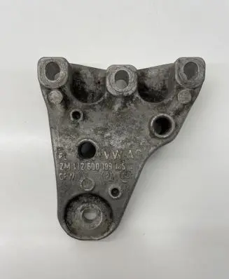 Seat Ibiza IV (6J,6P) Engine mounting bracket 6Q0199185T