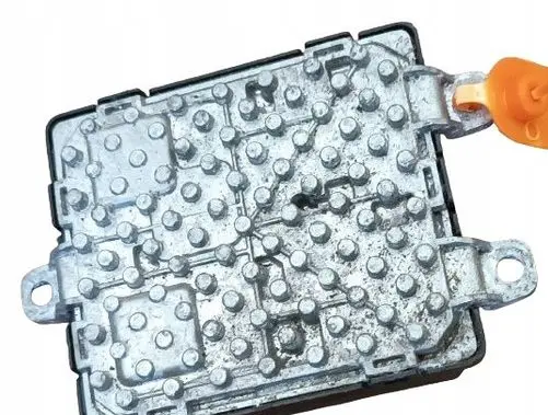 Hyundai i30 LED ballast control module 0492191000
