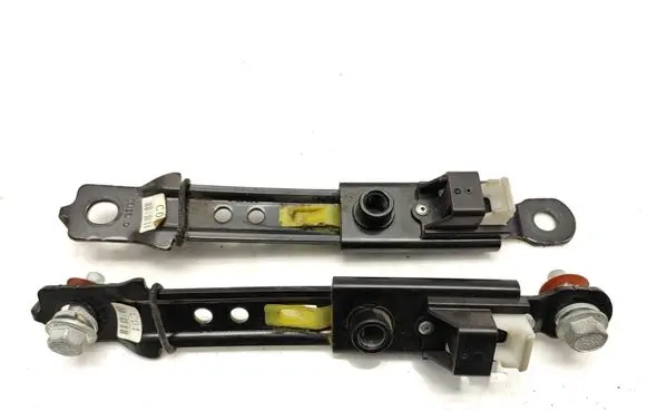 Hyundai Santa Fe Seat belt adjustment rail 