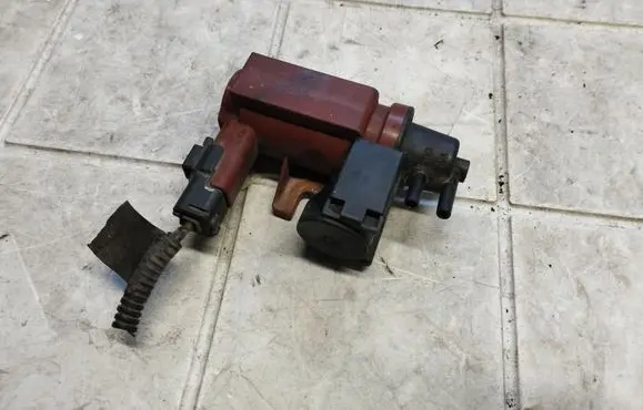 Volvo V50 Turbo solenoid valve 6G9Q9E882CA