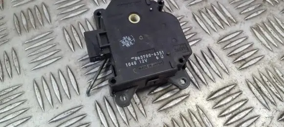 Mitsubishi Space Runner Air flap motor/actuator 0637006351 063700-6351