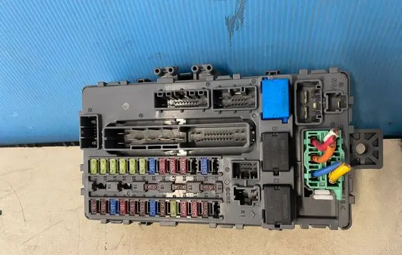 Honda Accord Fuse module TL1G312
