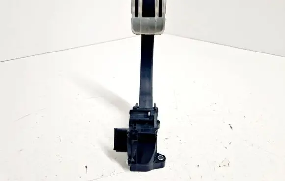 Citroen DS7 Crossback Accelerator throttle pedal 9675831080