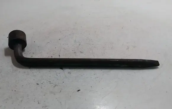 Toyota Avensis T250 Wheel nut wrench 21MM