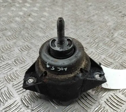 Land Rover Defender Engine mount bracket KKB102601