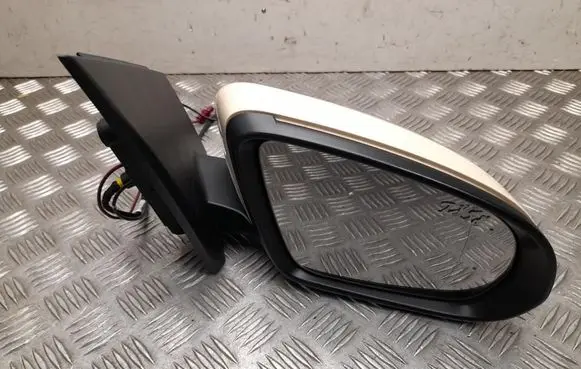 Mercedes-Benz B W247 Front door electric wing mirror E1041536