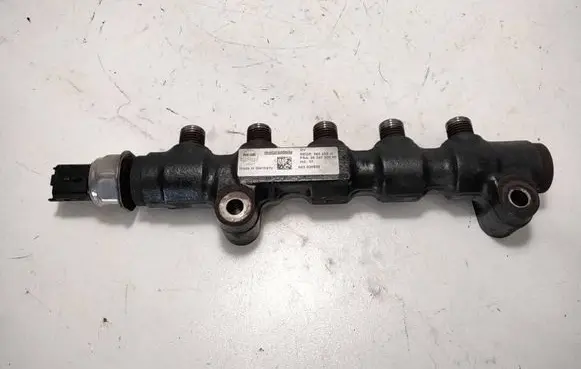Volvo V50 Fuel main line pipe 9654592680 643004826 9654590