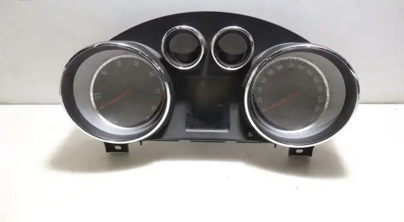 Opel Insignia A Clock 