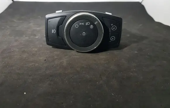 Ford Focus Light switch B5MT13A024JC