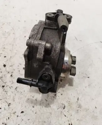 Ford Focus Vacuum pump 9684786780