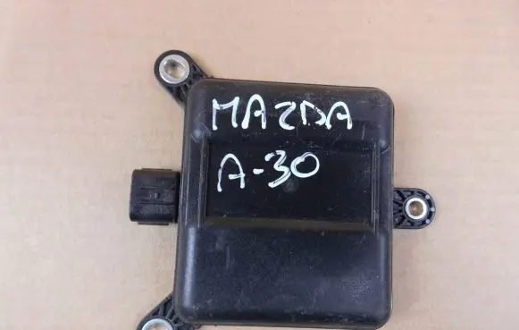 Mazda CX-5 II Blind spot module KB8C67Y30B