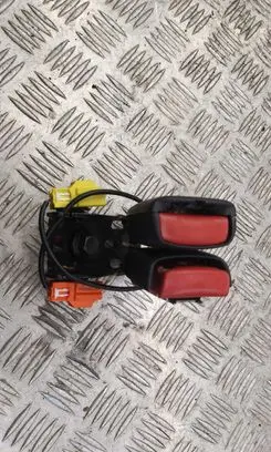 Volvo XC70 Rear seatbelt buckle 607338100A 101790993