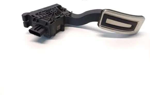Accelerator throttle pedal