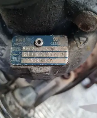 Volkswagen Caddy Turbo 03G253014
