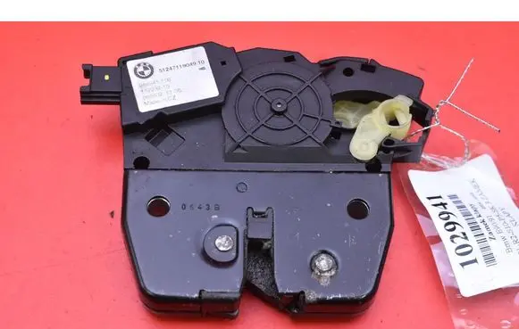 BMW X3 E83 Tailgate/trunk/boot lock/catch/latch 986945