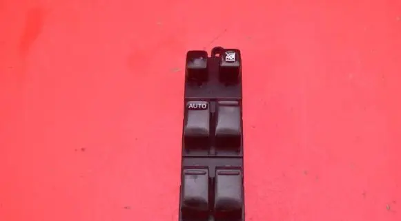 Nissan Primera Electric window control switch 25401AV640