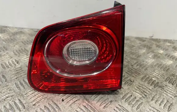 Volkswagen Tiguan Tailgate rear/tail lights 5N0945094