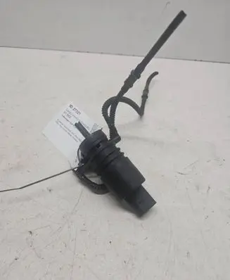 Volkswagen Golf IV Windscreen/windshield washer pump