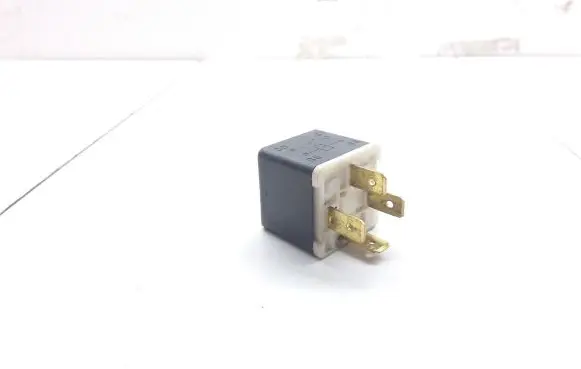 Jaguar XJ X40 Other relay 4RA00351033 00351033