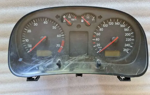 Volkswagen Golf IV Speedometer (instrument cluster) 1J0919881B 0263611022
