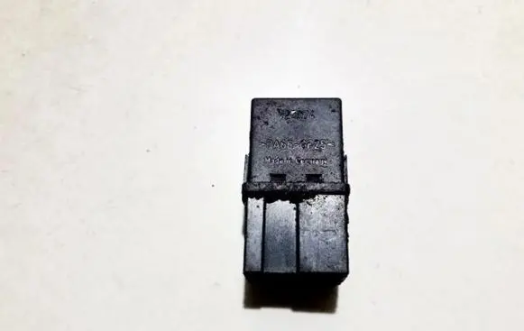 Volvo S40, V40 Other relay mb95338211 mb953382.11