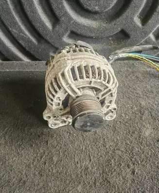 Volkswagen Golf VI Generator/alternator 03L903023