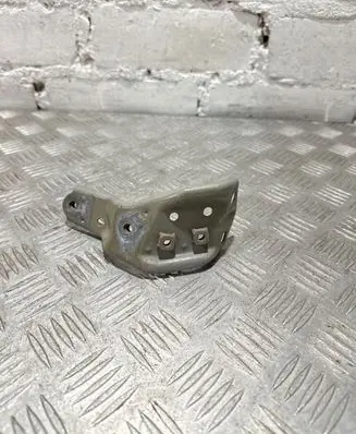 Fender mounting bracket