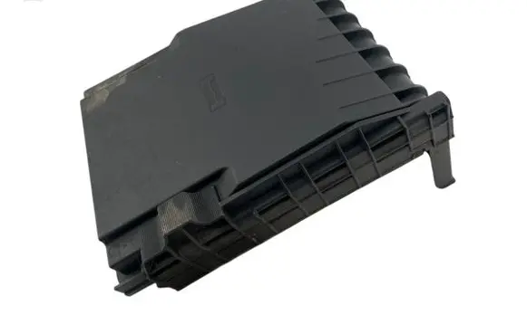 Volkswagen Touran II Fuse box cover 1K0937132F