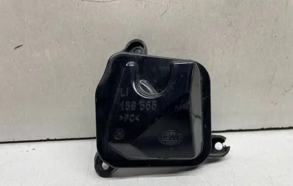 BMW 7 E65 E66 Headlight/headlamp dust cover 159565