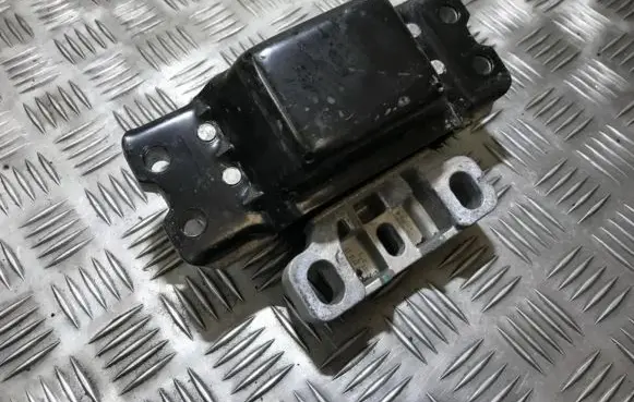 Volkswagen Golf V Engine mount bracket 1k0199555 1k0199555m