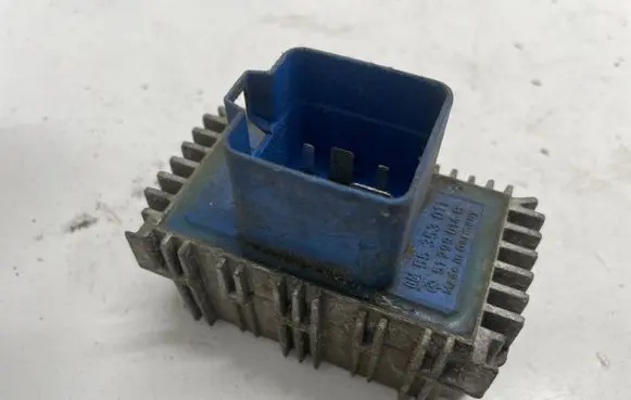 Opel Zafira B Glow plug pre-heat relay 55353011