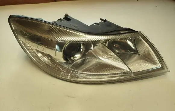 Skoda Octavia Mk2 (1Z) Headlight/headlamp 1Z1941016F 1EL24705202 24705202000149