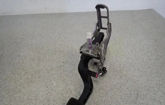 Toyota Verso Pedal assembly