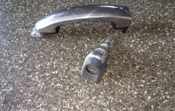 Volkswagen Multivan T5 Front door exterior handle