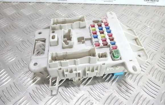 Toyota RAV 4 (XA20) Fuse module