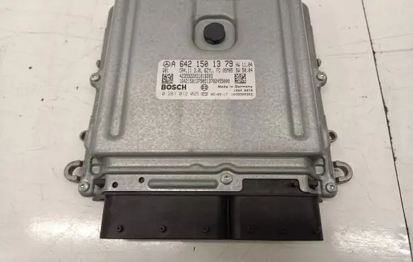 Mercedes-Benz E W211 Engine control unit/module A6421501379
